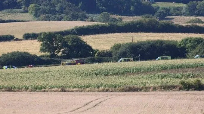 英國南部有直升機不斷旋轉後墜毀　傷亡不明