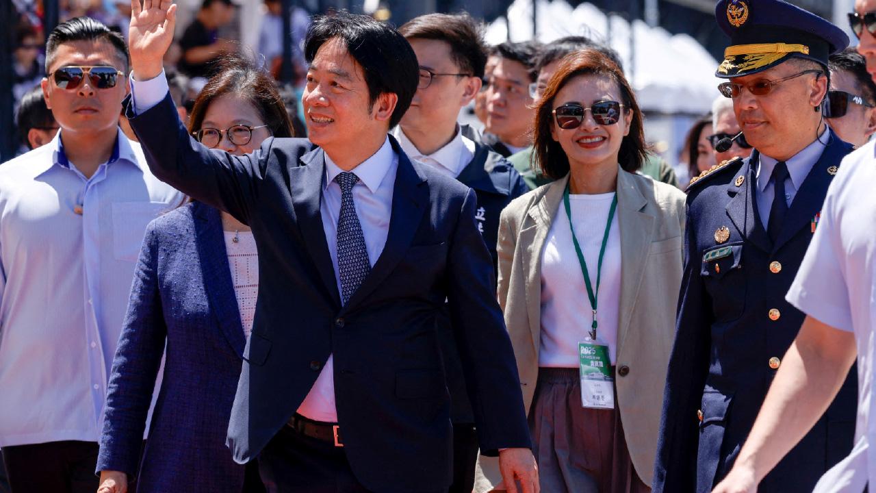 民進黨白左觀念無法轉身 國民黨死豬不怕開水燙