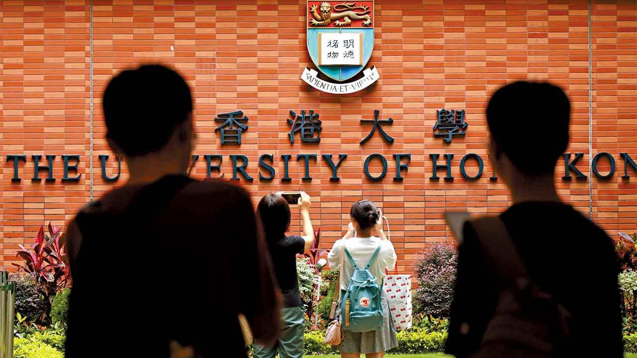 應對考試移民 政府提高讀大學資助門檻 高才子女享本地生學費須居港2年 當局冀鼓勵盡早來港就學