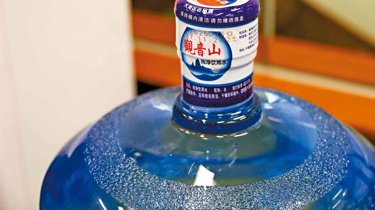 檢測證內地香港樽裝水均達標 許正宇:無謂揣測非基於現實