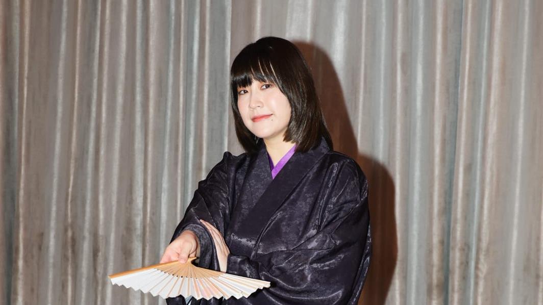 阿正拍膊頭為呂爵安演唱會諗「袚經」  激動留言為「小如豬」抱不平