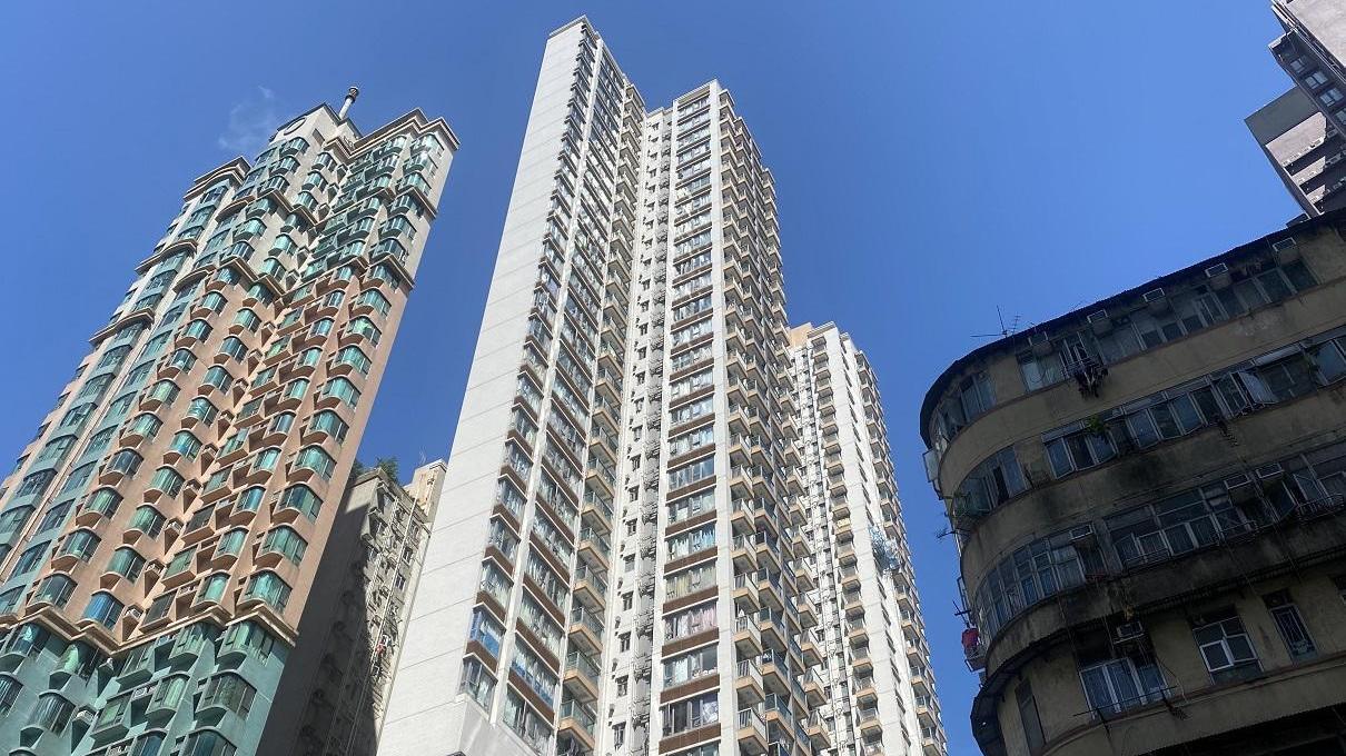 長沙灣喜雅錄本月首宗二手成交，兩房低層戶以蝕讓價618.8萬元易手，8年微跌6.2萬元。