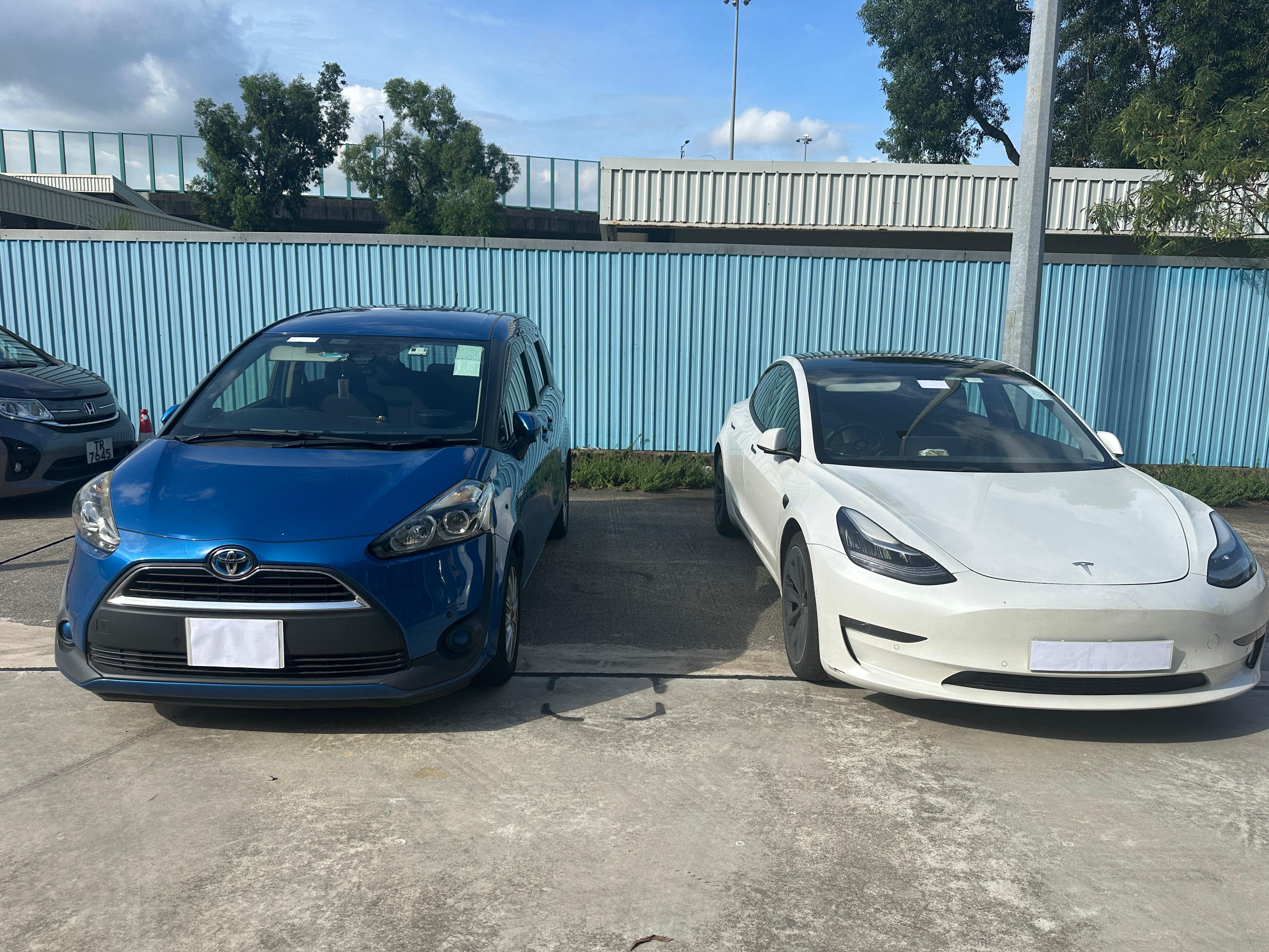 警港島放蛇打擊白牌車 拘兩男女扣豐田Tesla