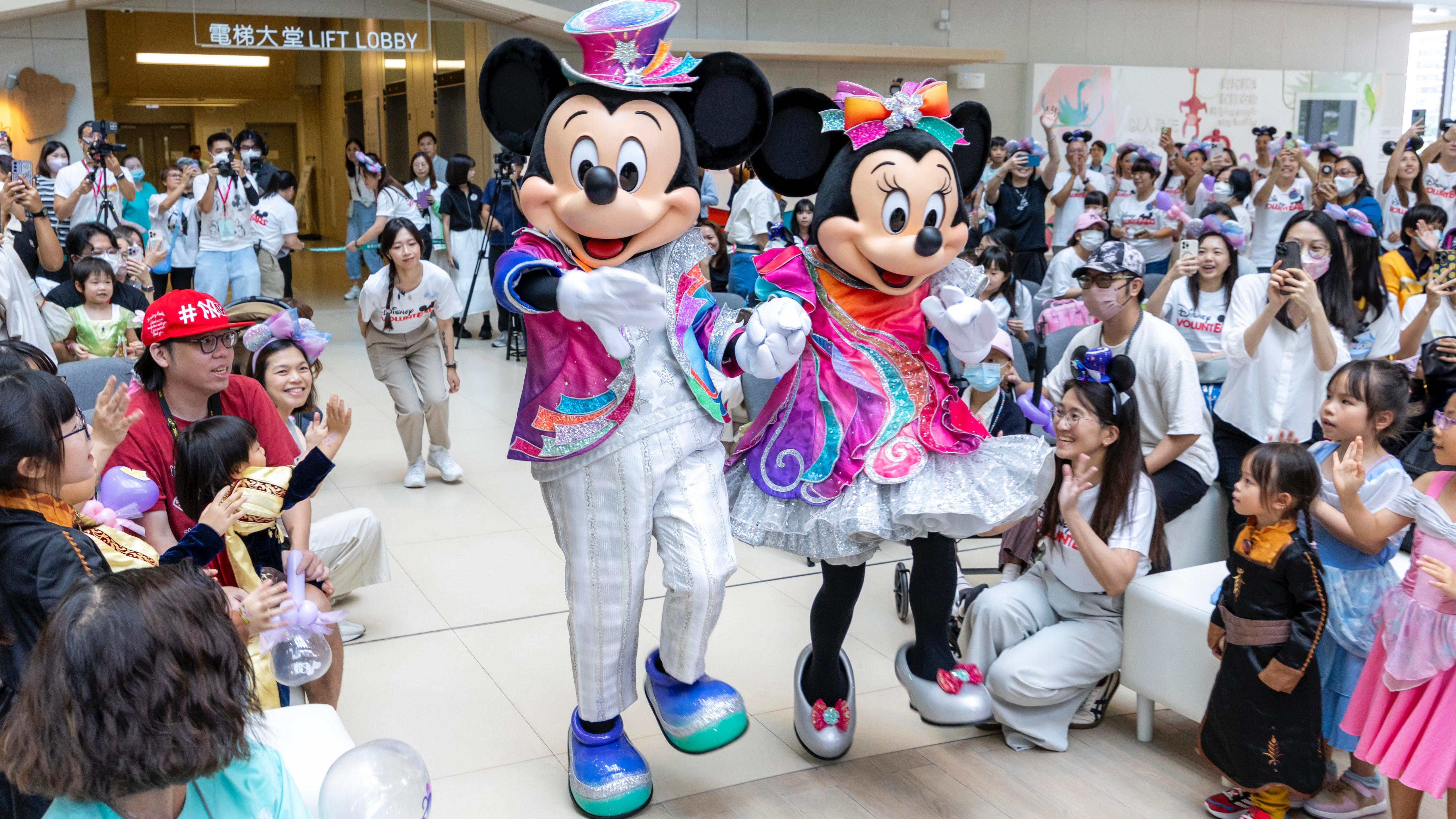 迪士尼魔法照亮香港兒童醫院 近百病童圓公主王子夢