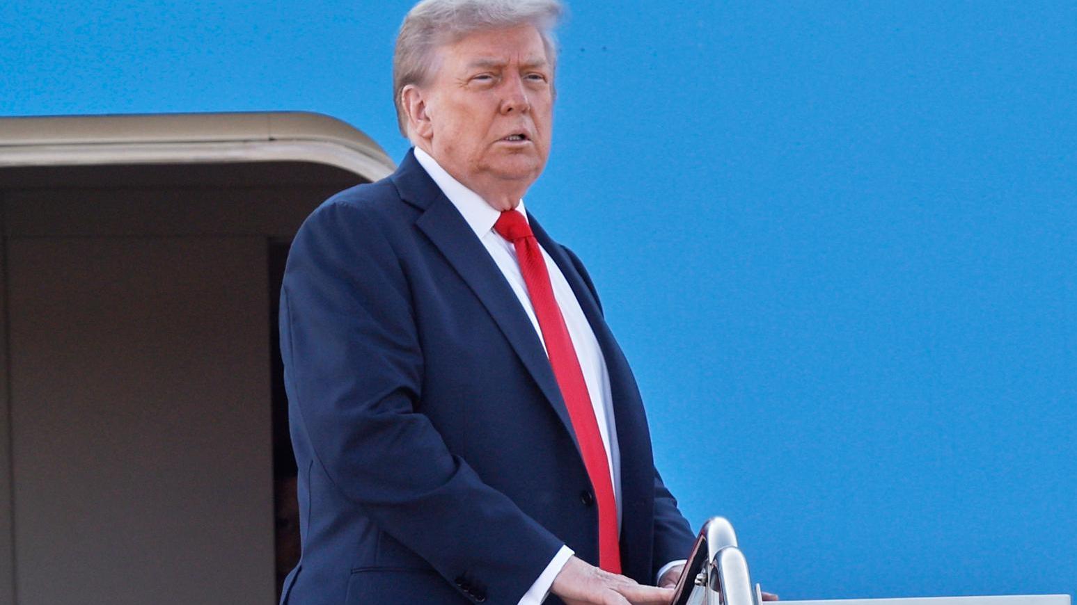 美國總統特朗普準備乘空軍一號前往阿拉斯加與俄羅斯總統普京會面。（圖/美聯社）