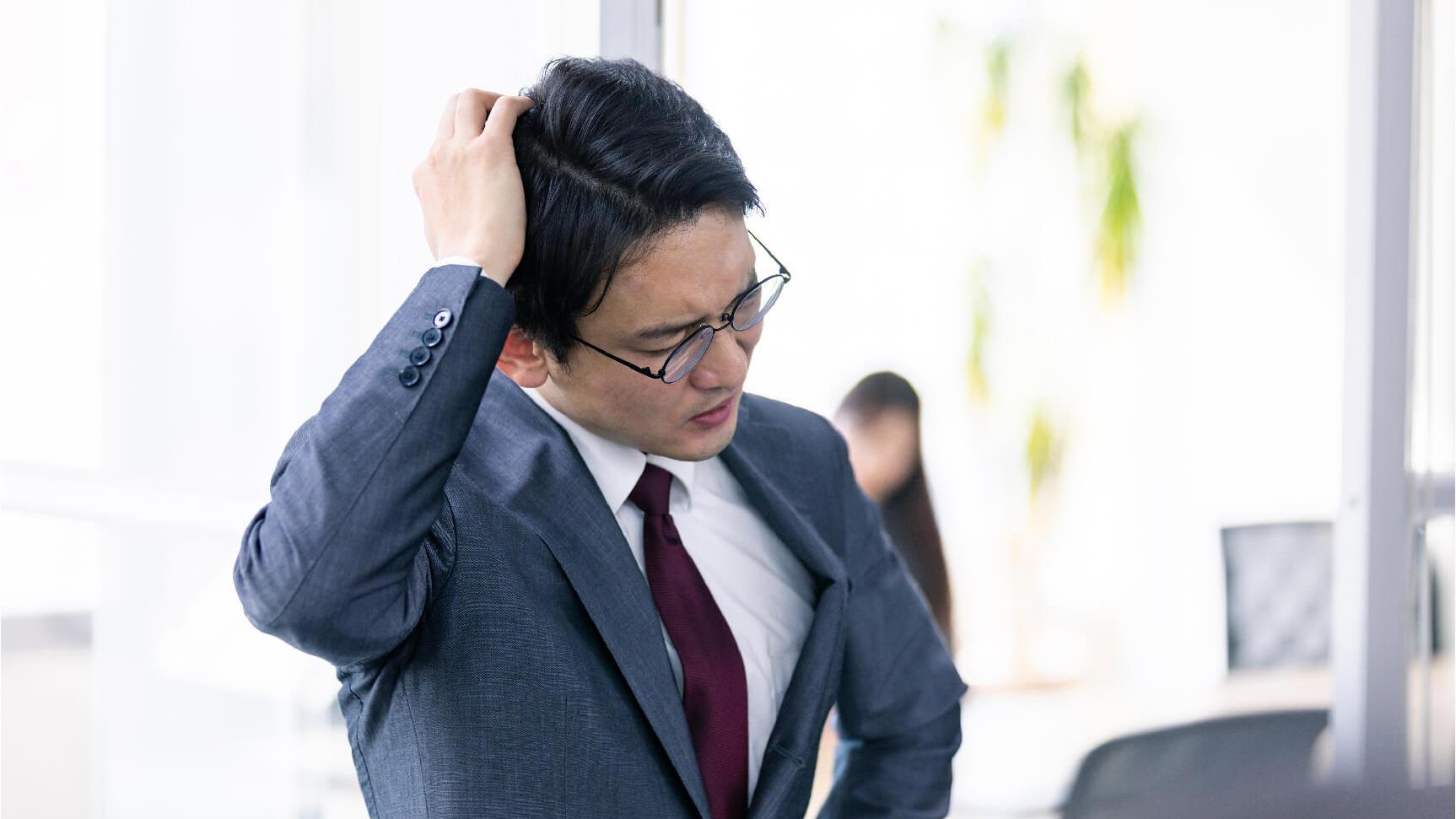 健忘是「暫時想不起來」，之後能回想；失智則是「記憶如同沒發生過」。