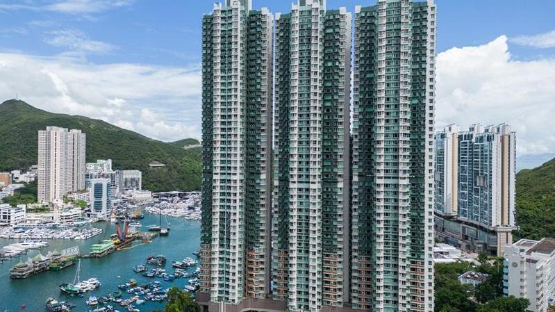 鴨脷洲臨海屋苑深灣軒海景兩房戶，以710萬元沽出，21年大升1.7倍。