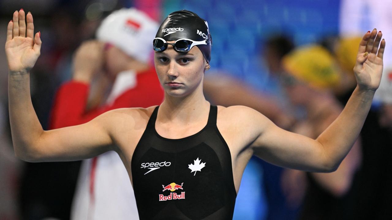 游泳世錦賽｜加拿大美女麥堅杜舒（Summer McIntosh）橫掃四金　泳衣破天荒有廣告