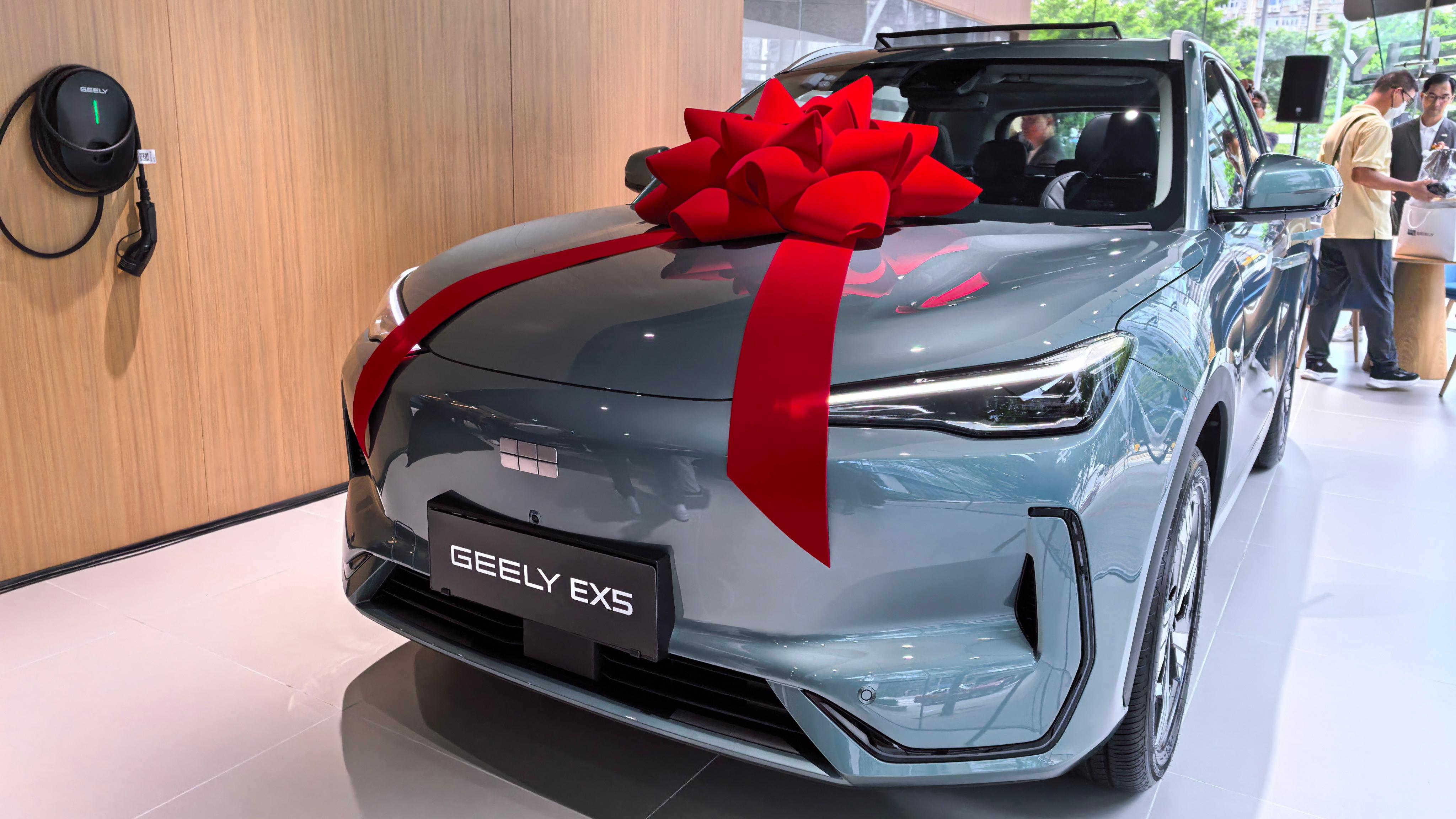 電動車｜吉利汽車首間陳列室開幕　 Geely EX5一換一車價22.5萬起