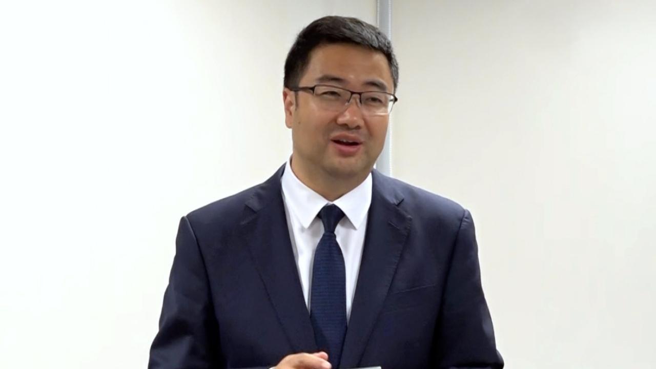 尚海龍稱，有內地家長表示今日即時坐高鐵來港，為子女「叩門」插班入讀高中。（港台圖片）