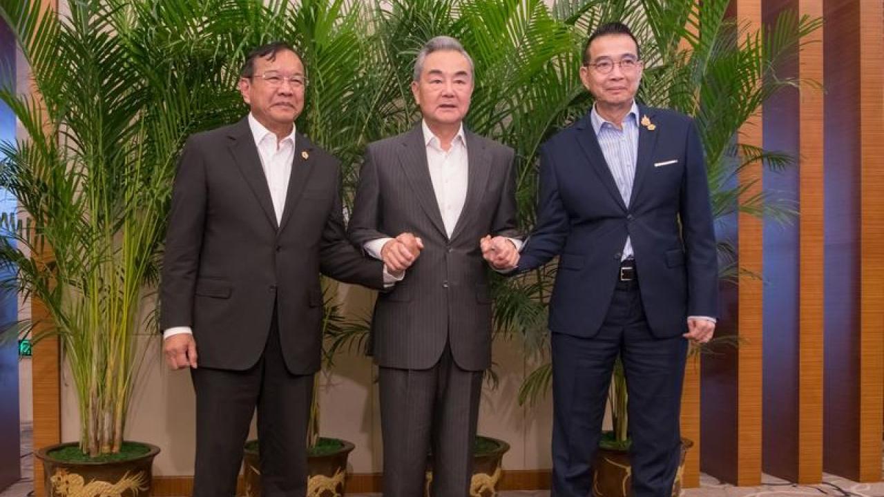 王毅在雲南主持瀾湄合作第十次外長會，強調正視歷史才能獲得尊重。（新華社）