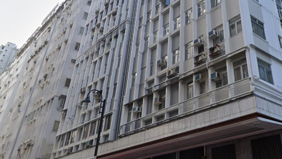 銅鑼灣舊樓百德大廈樓價止跌回升，惟三房戶最新沽出，4年帳面勁蝕245萬元。