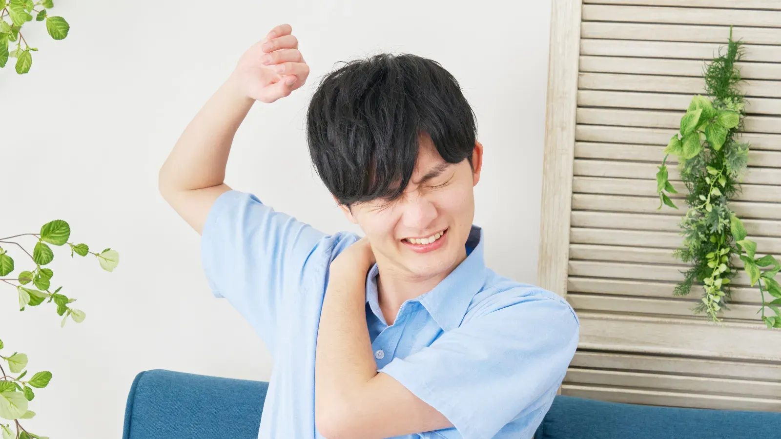 肩部疼痛並非全是五十肩，許多疾病如肩夾擠症候群、旋轉肌袖撕裂傷、鈣化性肌腱炎等，症狀相似但治療方式不同，為避免延誤診斷與最佳治療時機，建議患者出現持續肩痛與活動受限時，應盡快就醫。