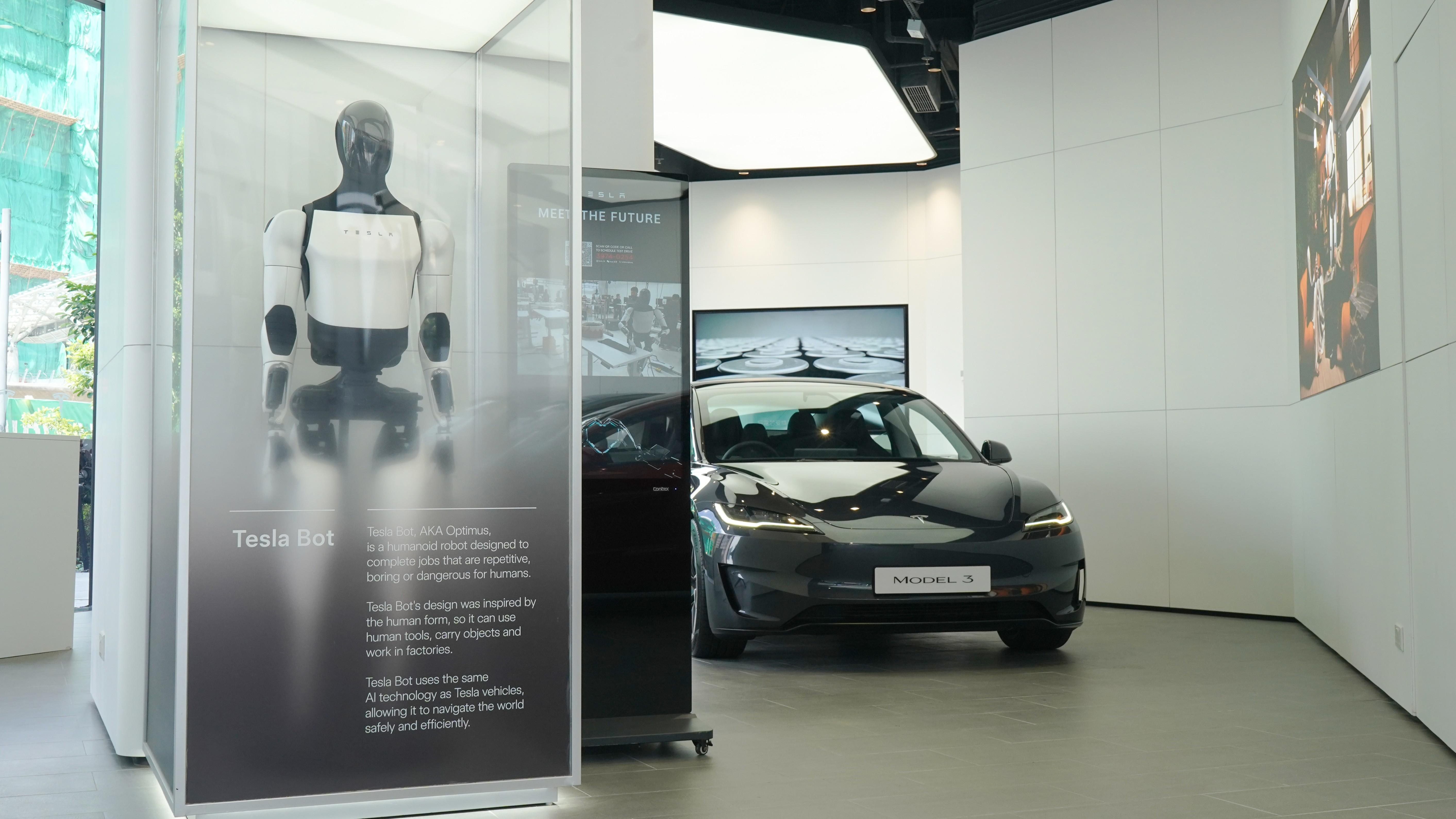 Tesla AIRSIDE體驗中心重開　第二代Optimus機械人首度抵港