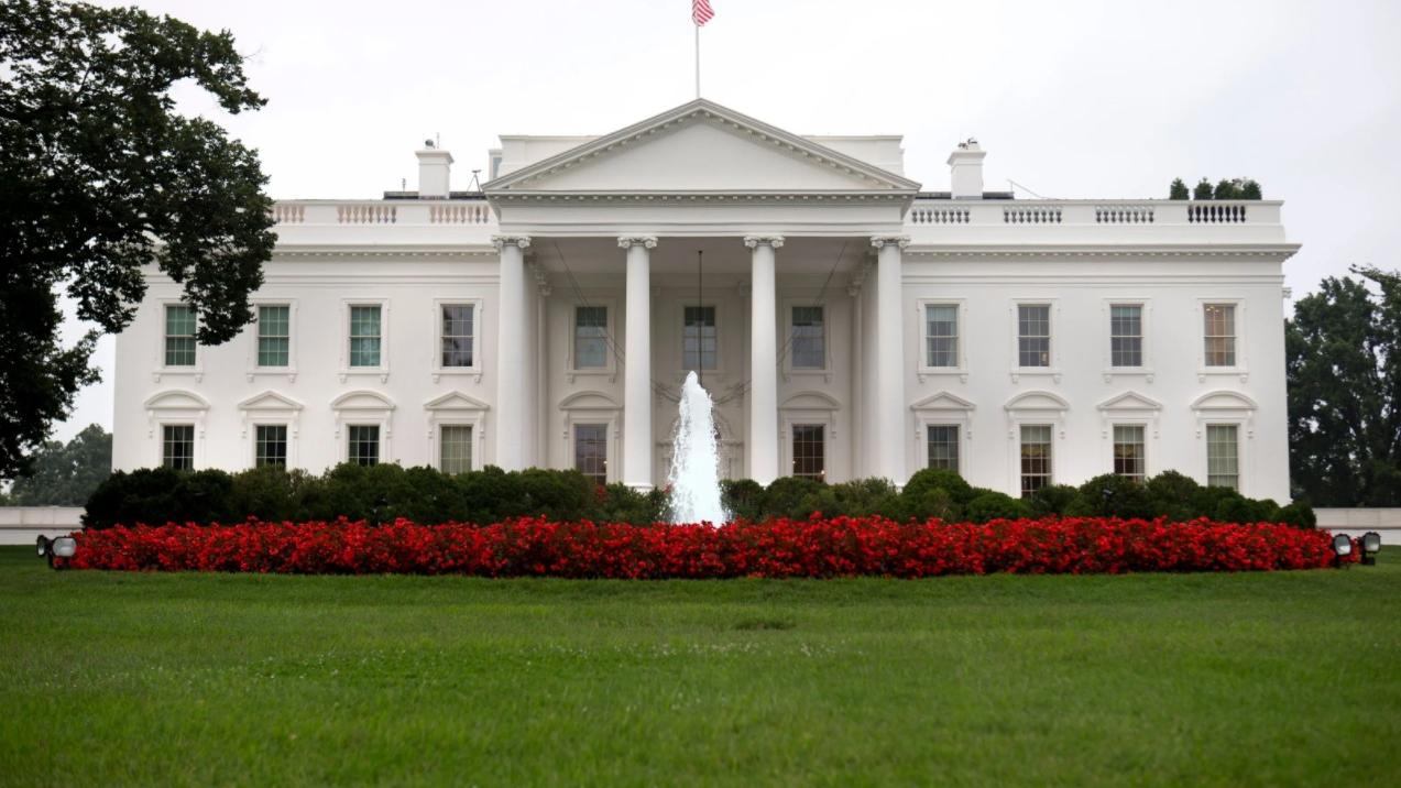 特朗普政府計劃縮短國際學生、文化交流及媒體簽證的逗留期限，持有人若有需要，須額外申請延長在美停留時間。圖為美國白宮。(資料圖片)