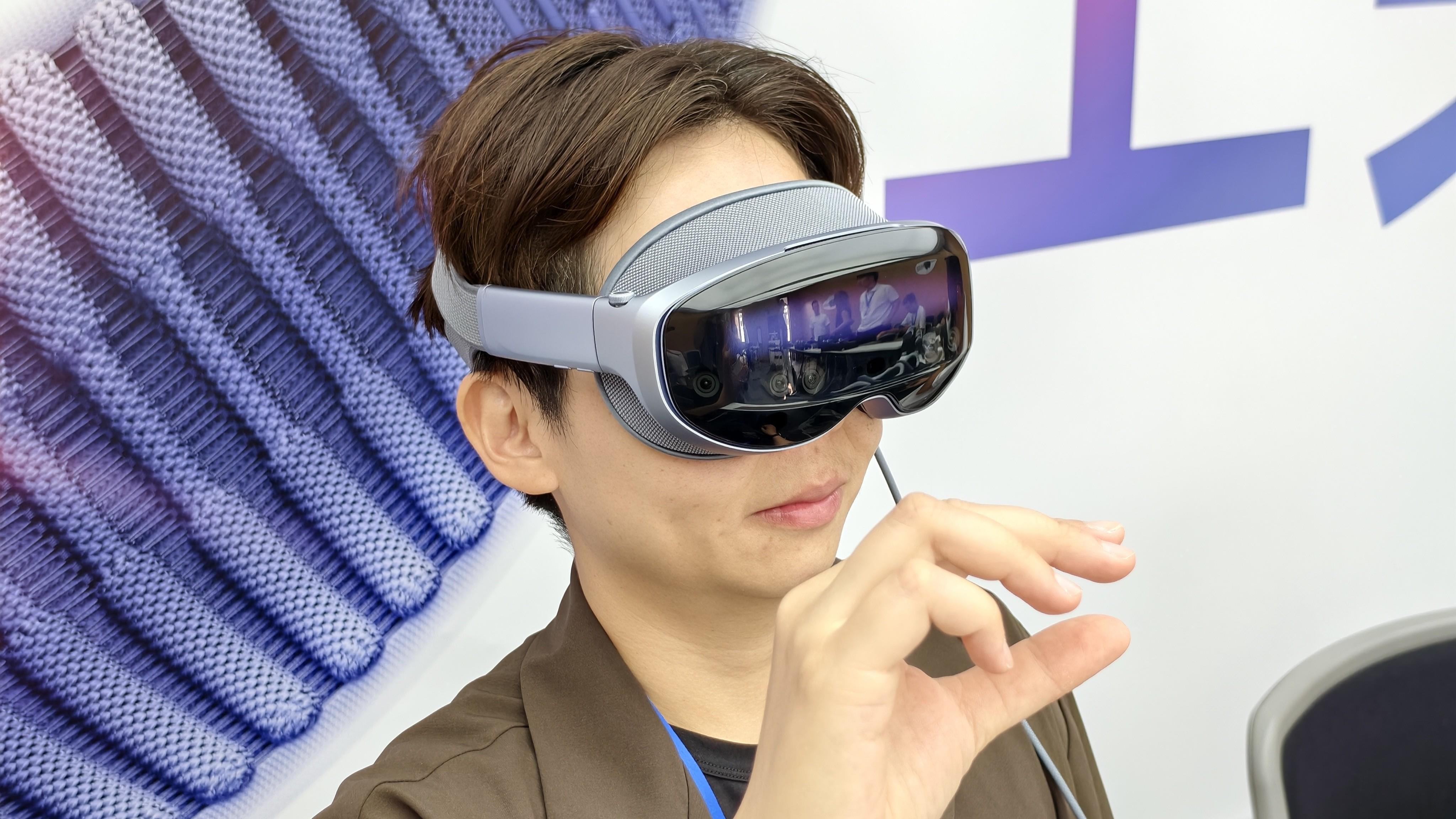vivo Vision MR眼鏡實測試玩　解決Apple Vision Pro一大缺點