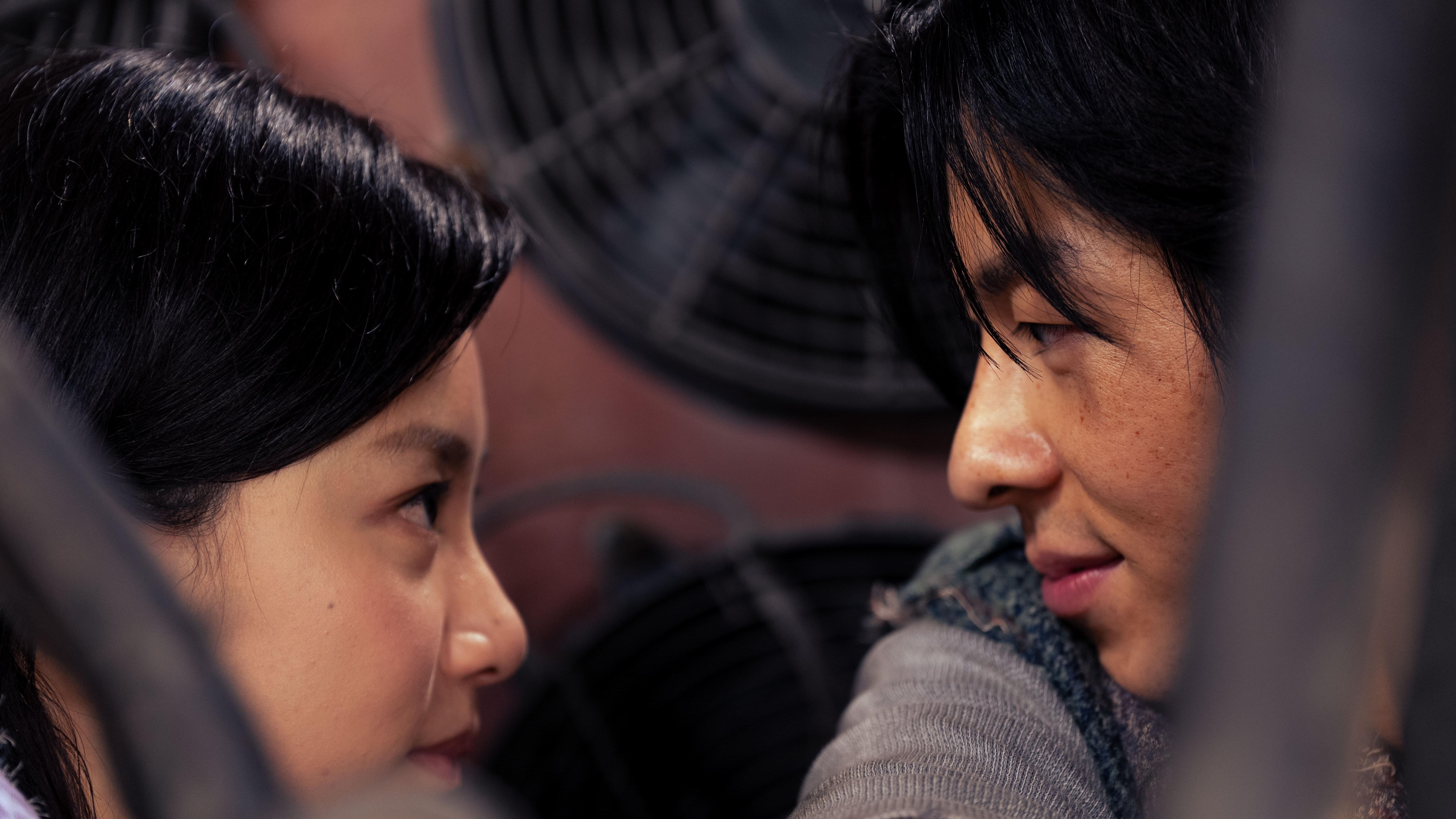 他年她日｜許光漢片場親自摺衫零架子 獲張艾嘉大讚：演出了角色的生命層次