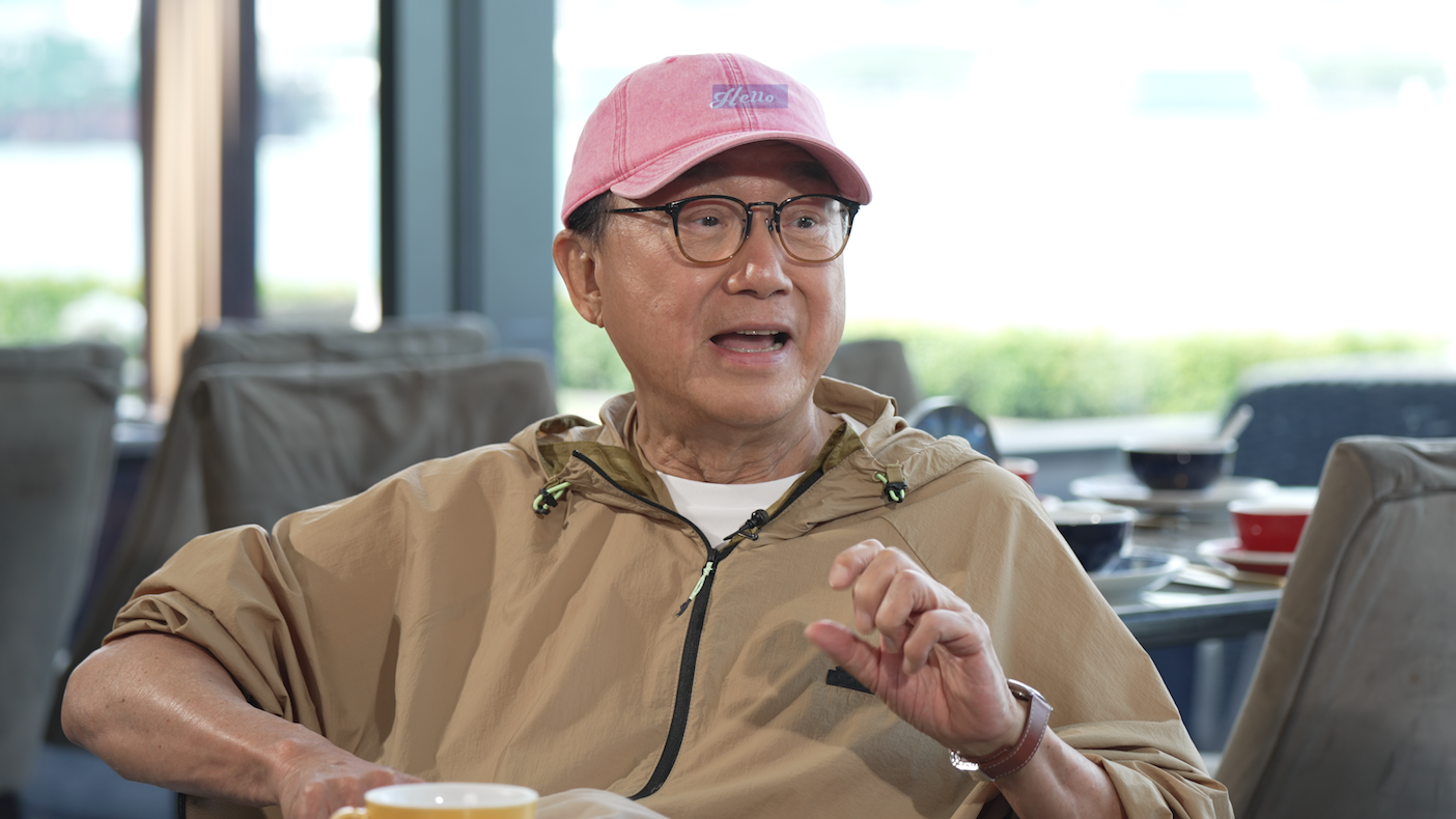 許冠文因窮而創作靈感不斷 盼香港人要自強不息