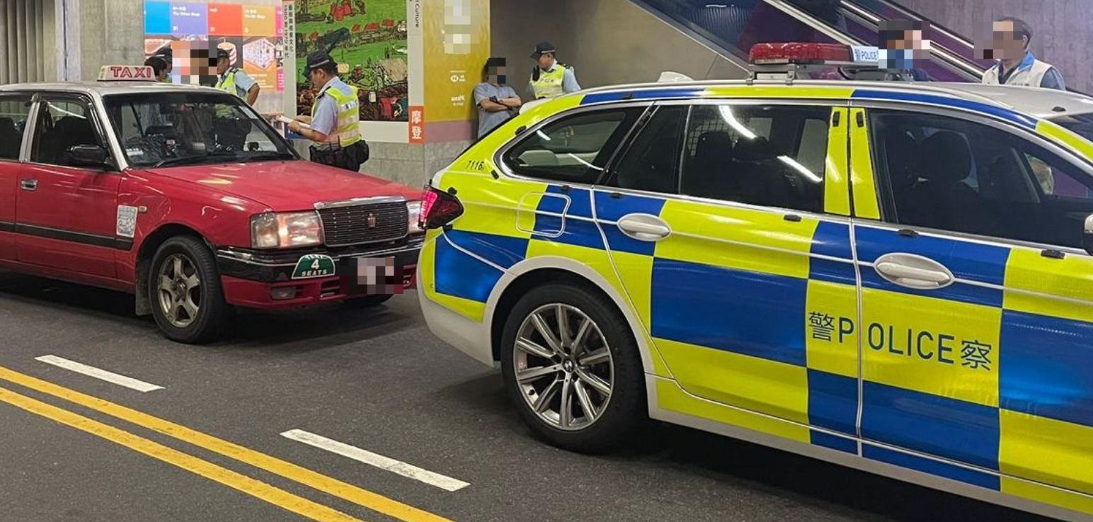 一名68歲男的士司機於8月28日涉嫌「濫收車資」等被檢控。他上周五(26日)在九龍城裁判法院承認相關控罪，被法庭判處即時入獄4周、停牌3個月及罰款3,000港元。(警方圖片)