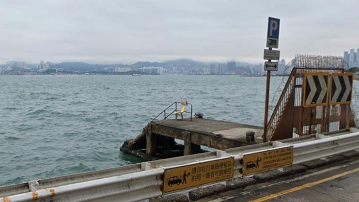 珍惜生命，堅尼地城17歲少女墮海獲救，清醒送院。(Google Map)