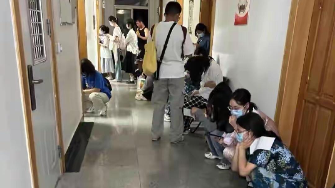 瀋陽市疾病預防控制局指，瀋陽師範大學校醫院於8月31日陸續接診了一批出現嘔吐、腹瀉等症狀的學生(網上圖片)