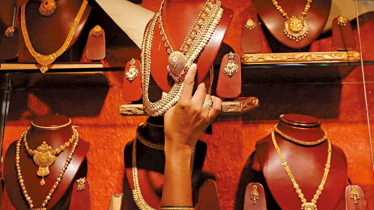 減息憧憬助燃！明年劍指4千美元 黃金或未升夠