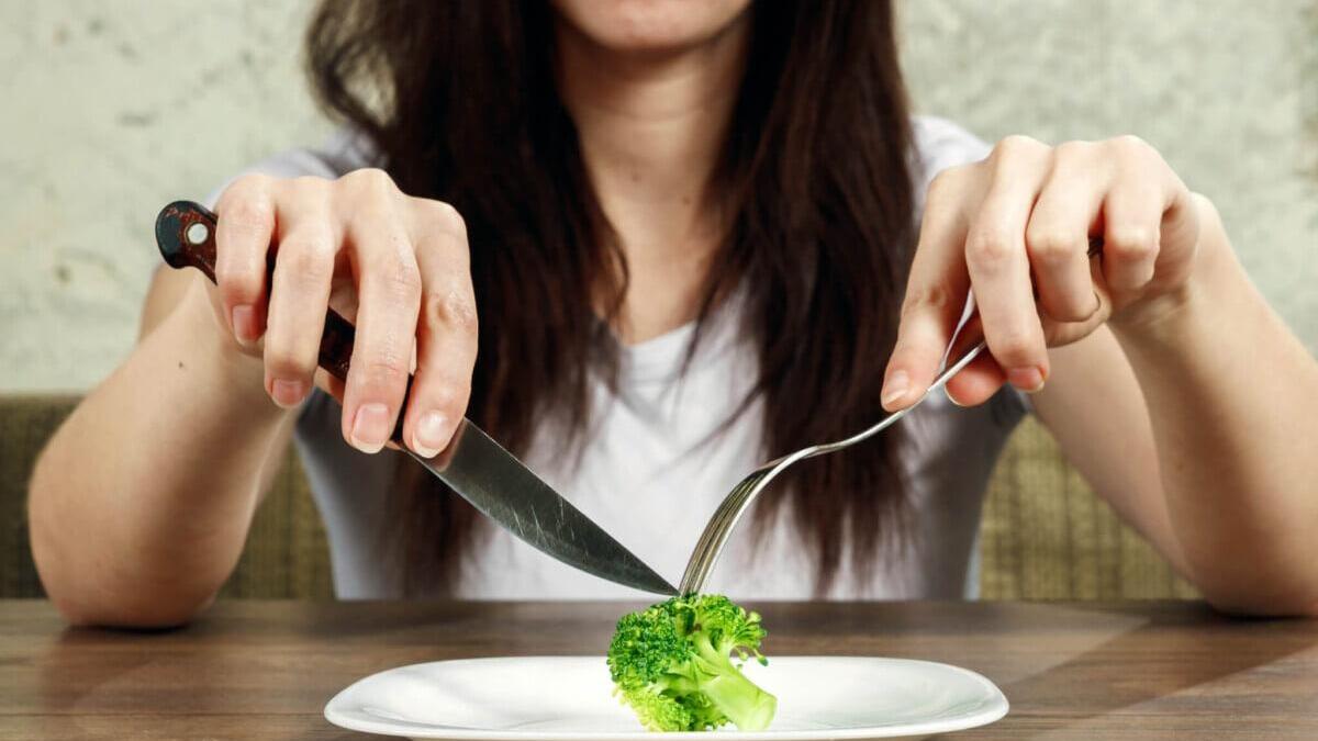 杭州女辟榖減肥僅食「能量丸」 7日減10公斤細菌入血險喪命