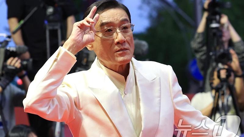 釜山電影節｜梁家輝任評審 Lisa透視裙搶風頭