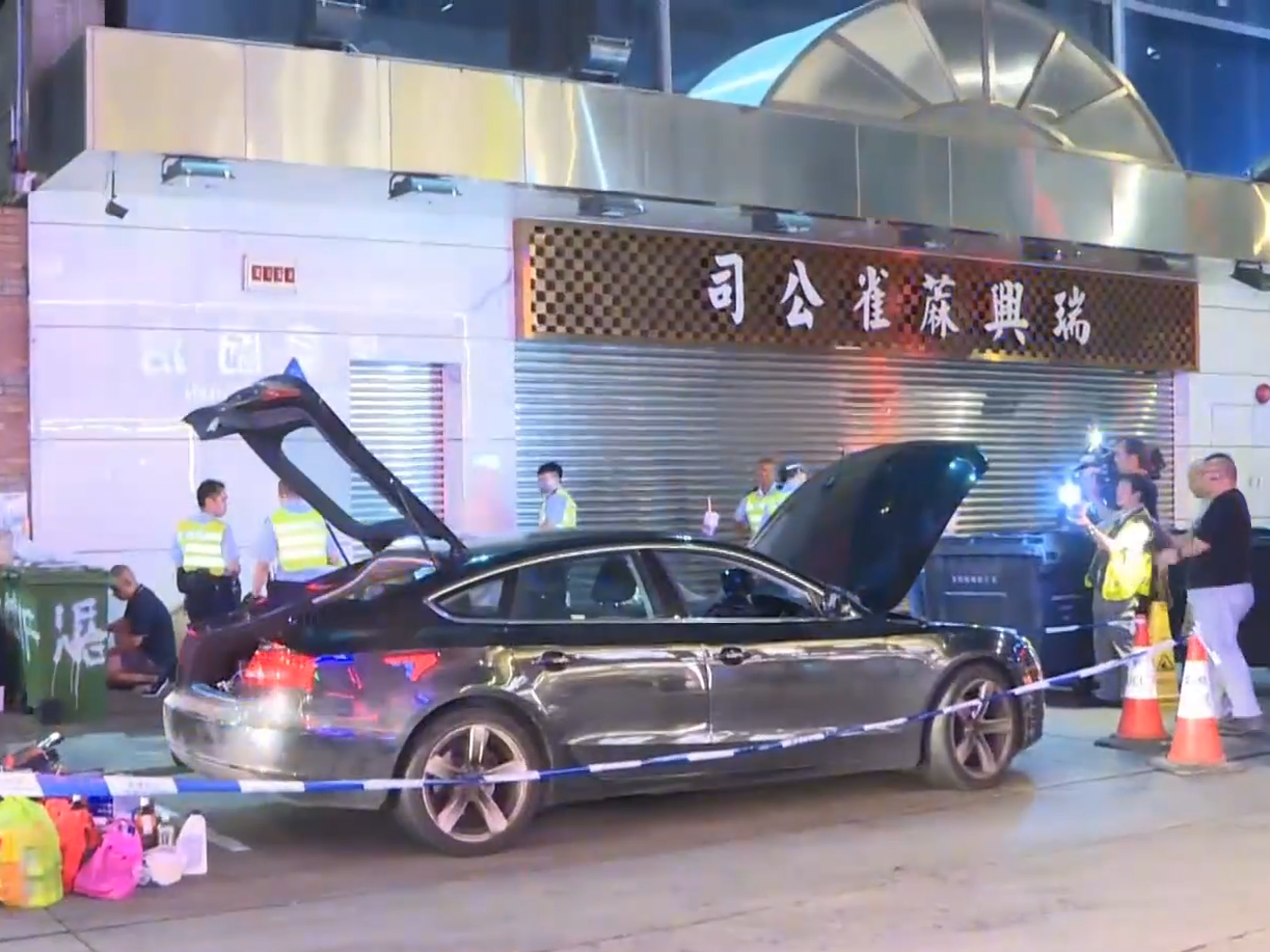 旺角可疑私家車遇查，警檢依托咪酯電子煙拘4人。(有線新聞截圖)