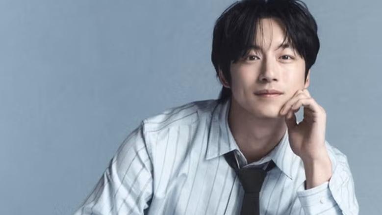 坂口健太郎爆姐弟戀 與髮型師女友同居 傳與另一女星玩三角戀