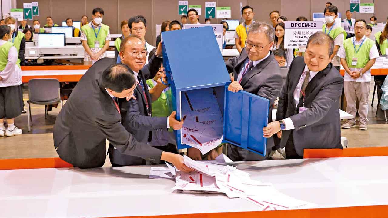 選委會補選投票率逾九成七 21人當選 商界科創界投票率達100%