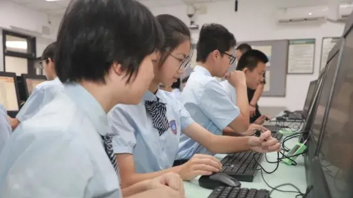 北京中小學全面開設AI課　183萬學生全覆蓋