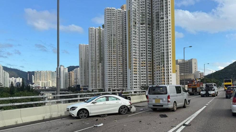沙田發生交通意外。（fb「馬路的事 (即時交通資訊台)」圖片）
