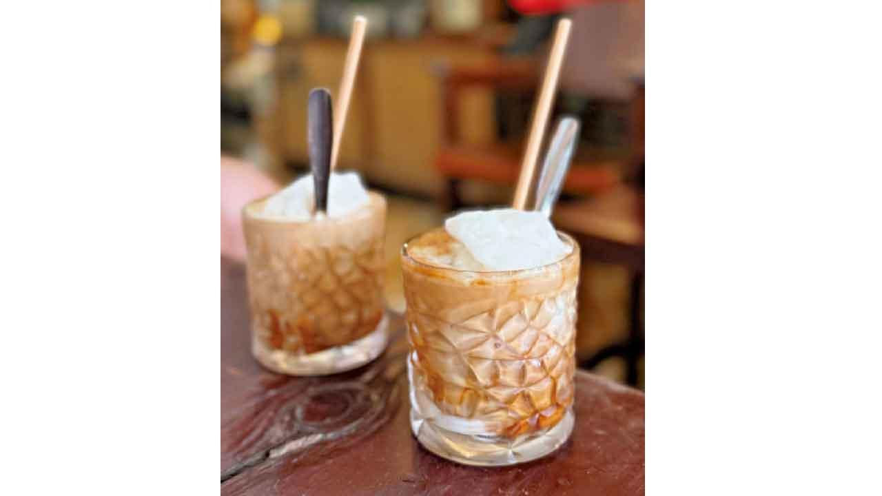 極高卡的椰子咖啡