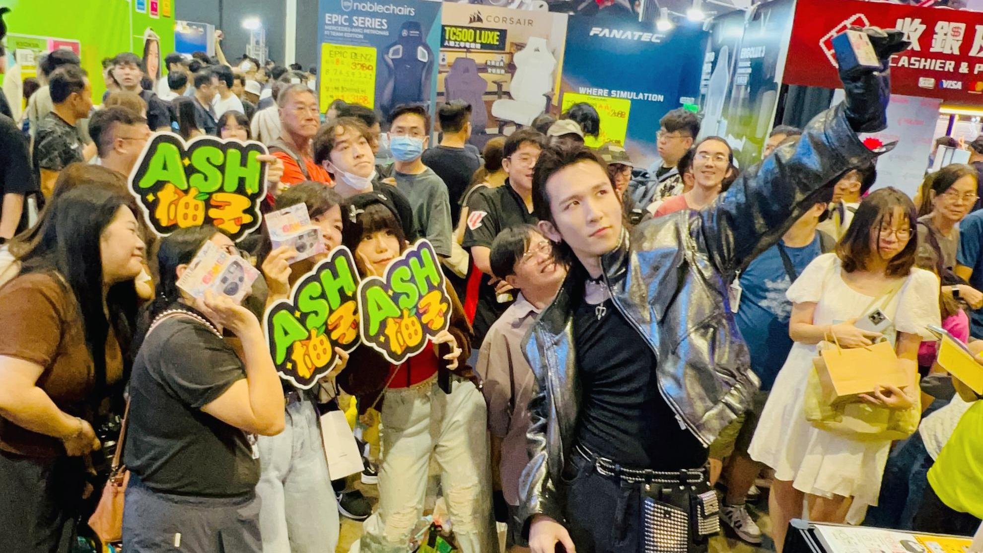 Ash盧信宥夥拍李佳芯大馬劇煞科 新搞作設計一次性菲林相機