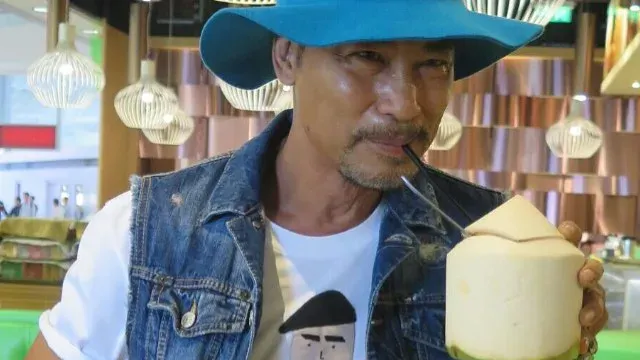 任達華搭飛機被誤叫楊先生　前空姐大讚華哥沒架子兼獲調皮回應