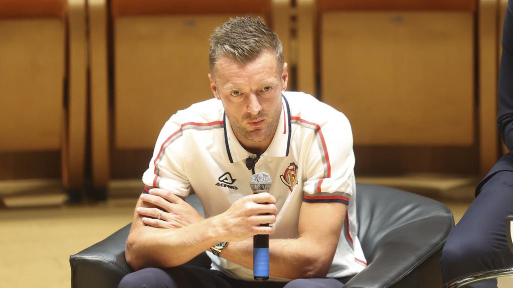 占美華迪出席加盟克雷莫納的記者會。(美聯社)