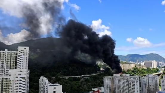深水埗發生火警。（網上影片截圖）