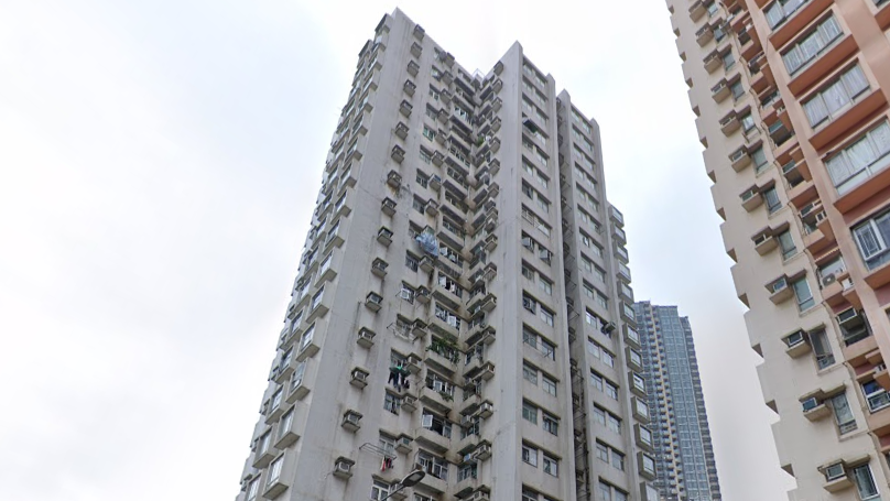 元朗單幢樓昌威大廈撻訂戶，於減息後獲零議價380萬元沽出，較4個月前賣貴10萬元，但仍需蝕讓。