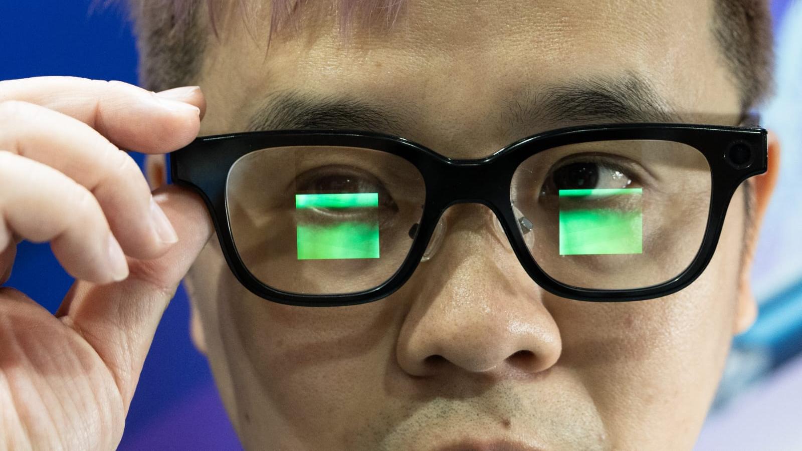 貿發局下月辦4大科技展 展商展示智能眼鏡 自動移動棋盤