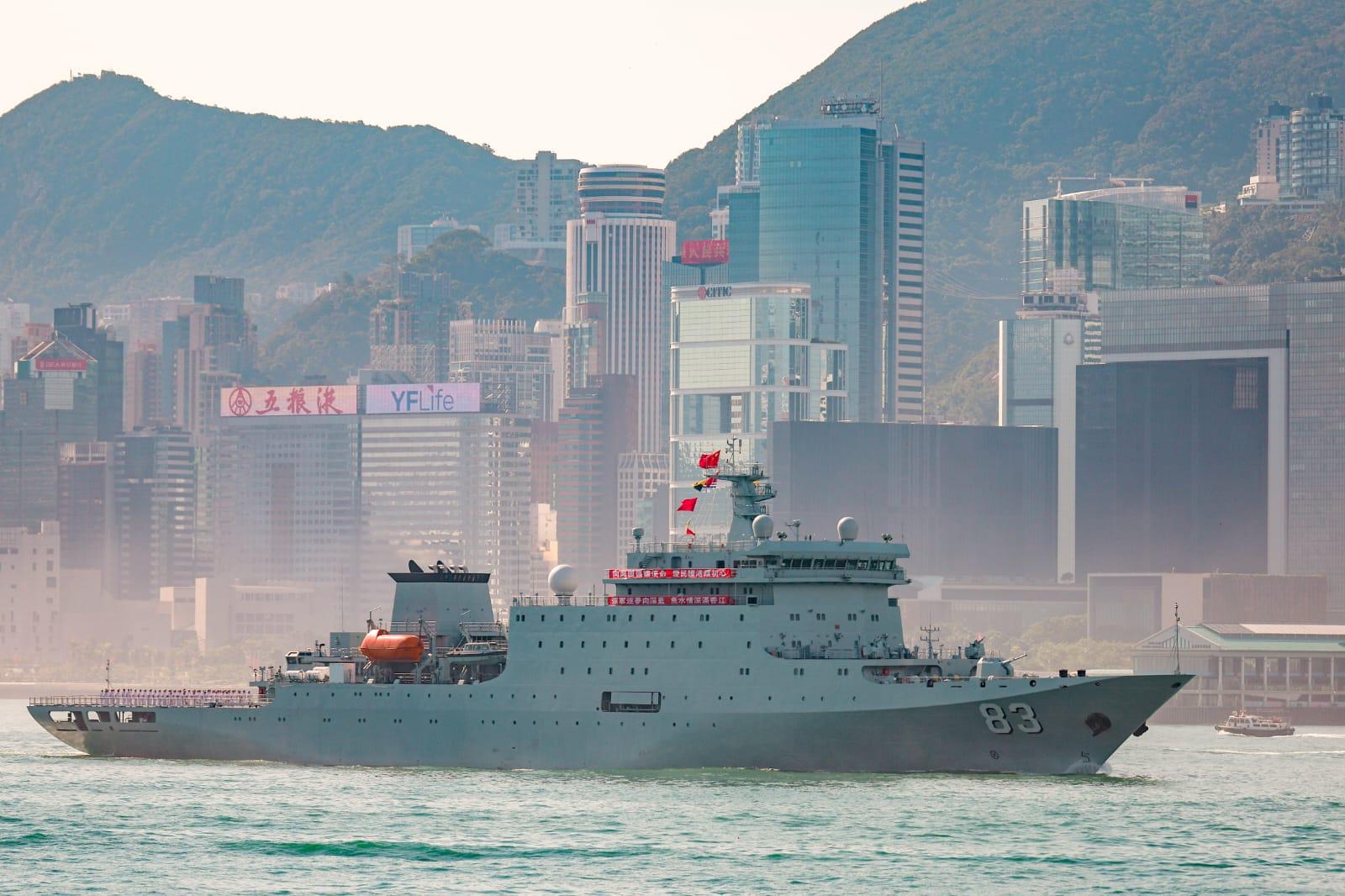 舷號「83」的戚繼光艦，是國家自主設計建造的大型海軍專業訓練艦。