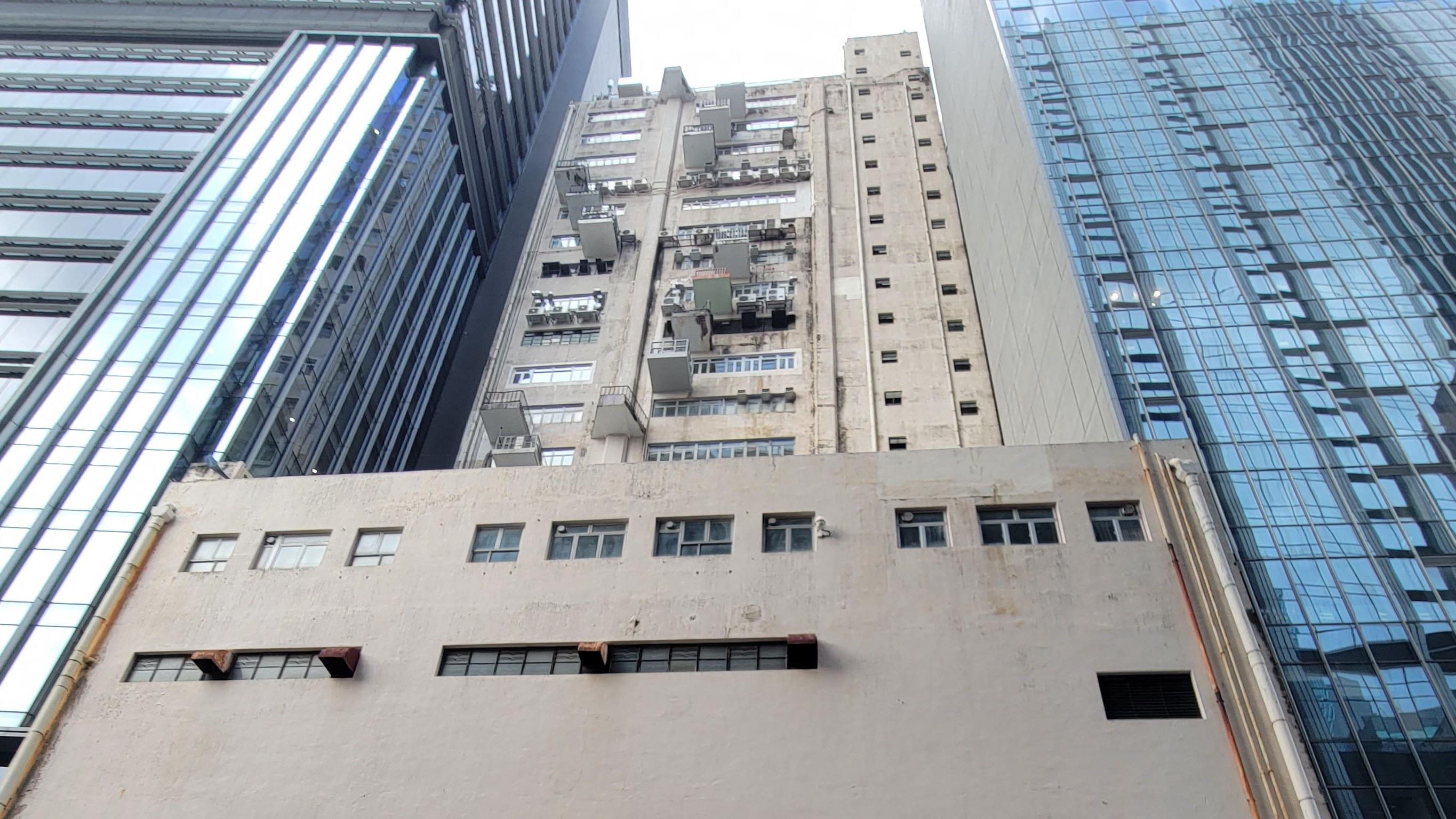 黃竹坑香華工業大廈高層戶以約1,375萬元易手，長情業主帳面賺幅近17倍。