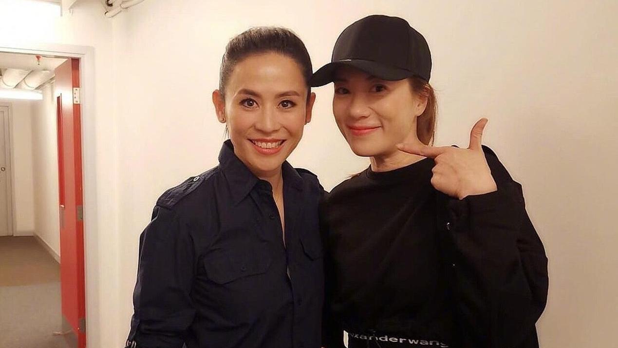 一直有傳宣萱因不滿張可頤遲到而一度交惡，2019年張可頤曾經去捧場睇宣萱嘅舞台劇，被外界視為「大和解」。