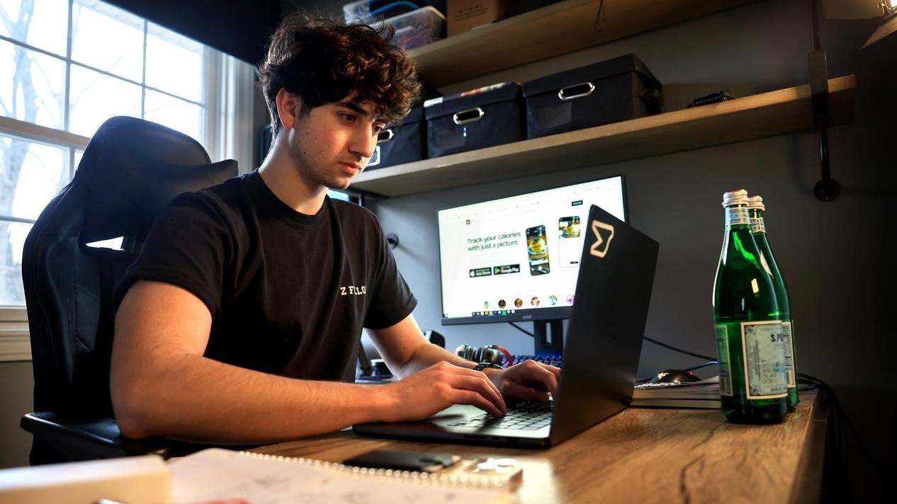 美國紐約州18歲天才少年亞德加里(Zach Yadegari)。(互聯網)