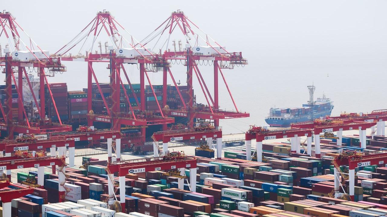 內地8月以美元計價出口按年增長4.4%，進口按年升1.3%，兩者都較7月放慢2.8個百分點，同樣低於市場預期。（新華社資料圖片）