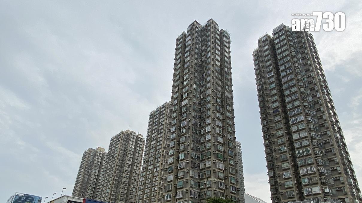 屯門市廣場兩房高層戶，劈減90萬元後，獲長線投資者以400萬元承接，料租金回報有3.8厘。