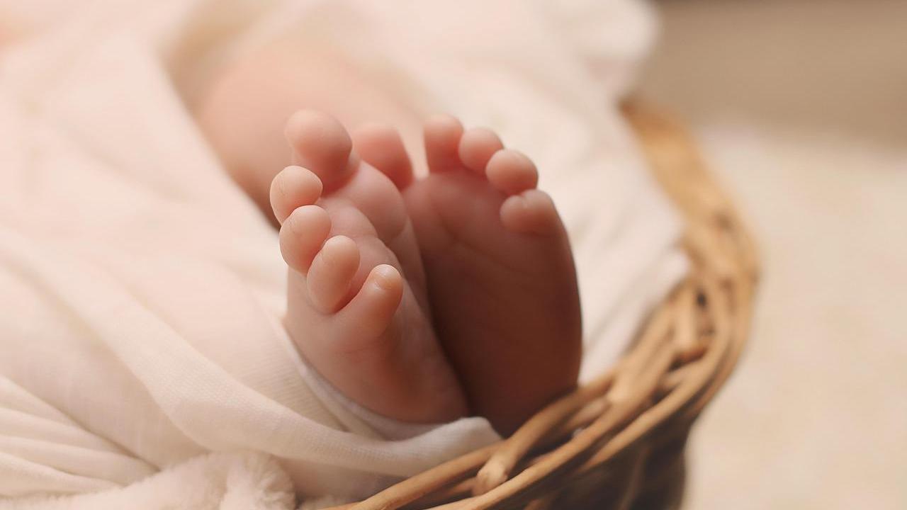 上海夫妻離婚鬥氣致1歲兒成磨心 無名無戶口無得打疫苗