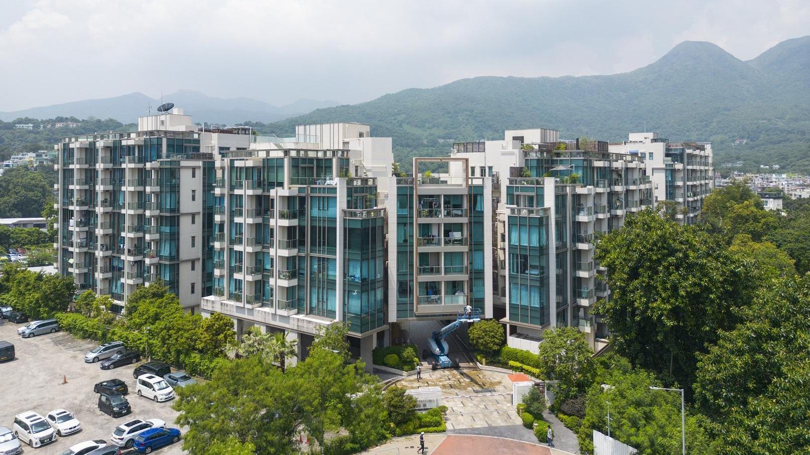 西貢逸瓏園近年不乏蝕讓成交，最新錄兩房連花園特色戶易手，5年大幅貶值45%。