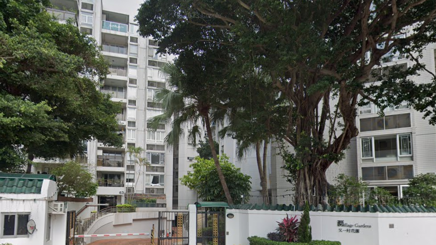 投資者於4個月前買入兩個又一村花園車位，成交價各150萬元。該兩個車位上月沽出，每個帳賺30萬元。