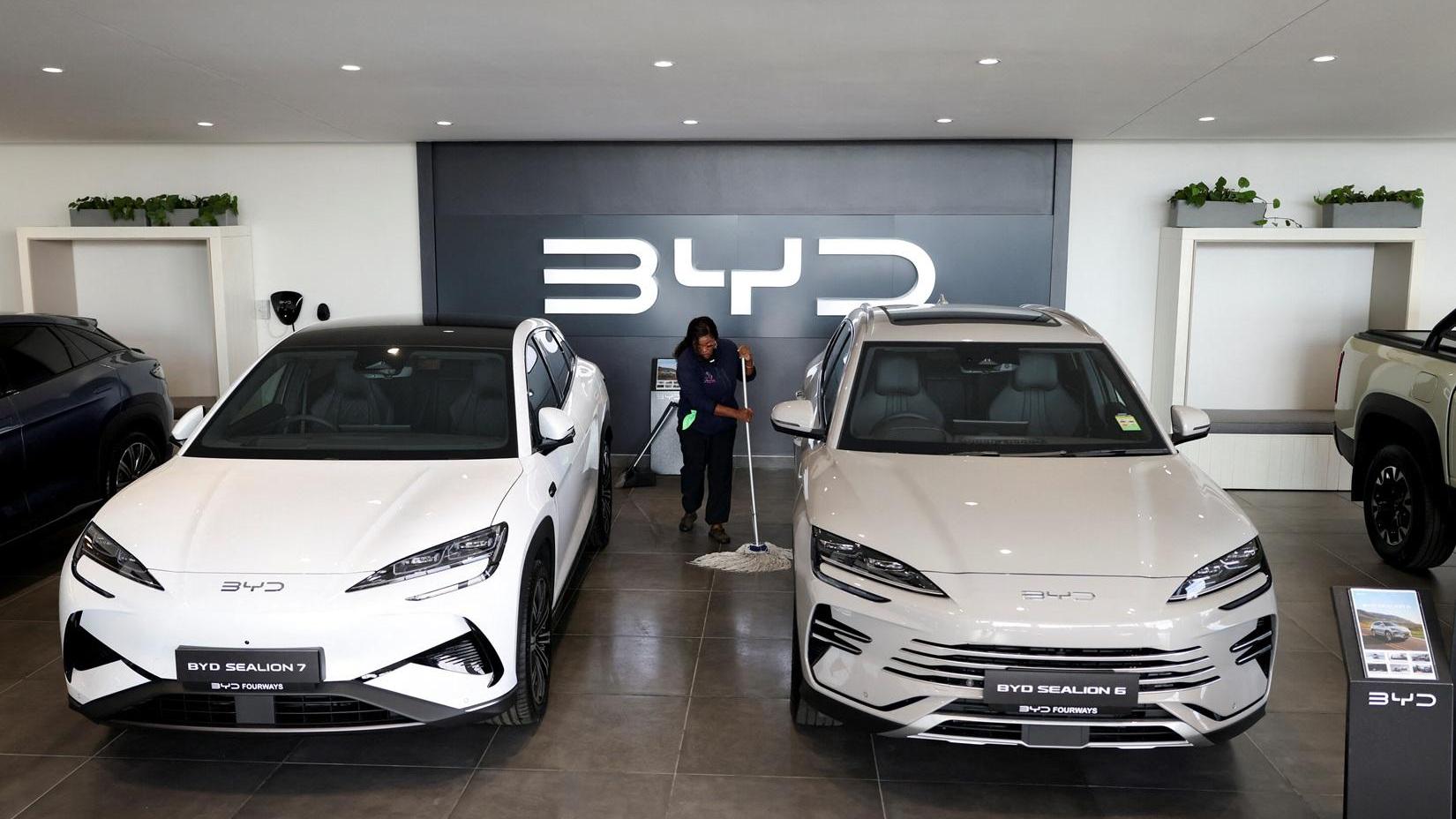 比亞迪第三季純利78.22億人幣，按年跌32.6%。